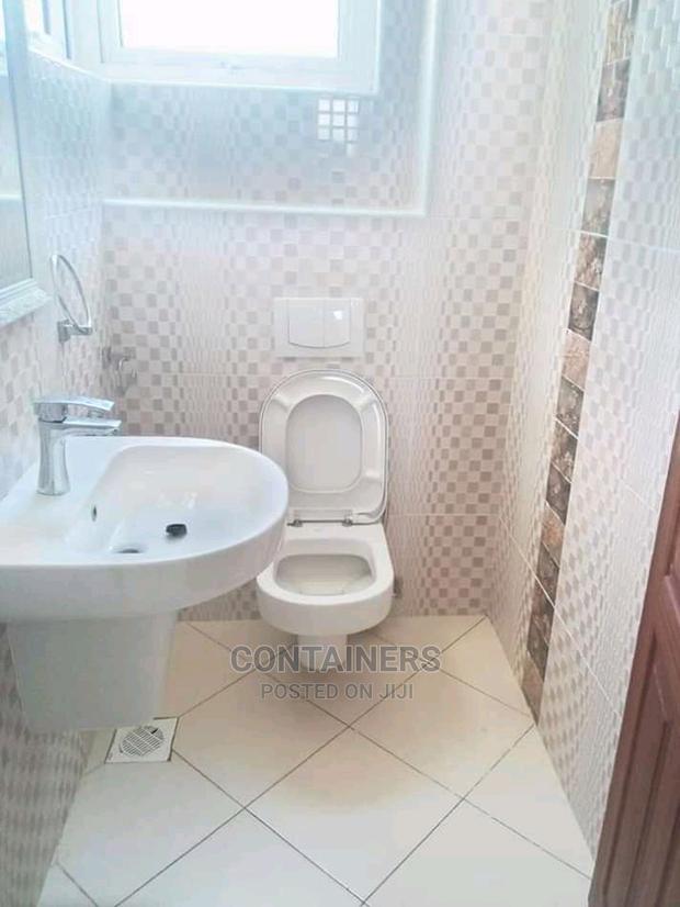 Container Toilets - thumbnail 3