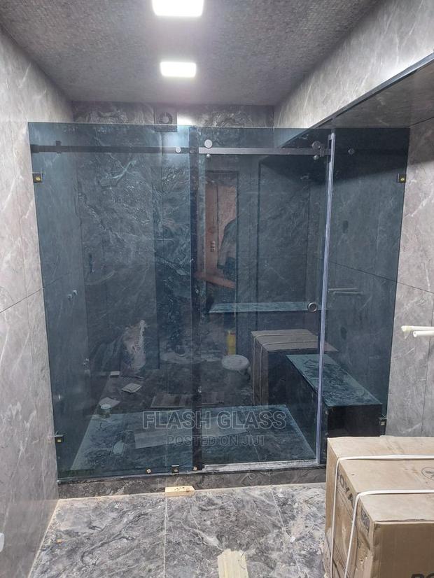 Sliding Shower Enclosure - thumbnail 4