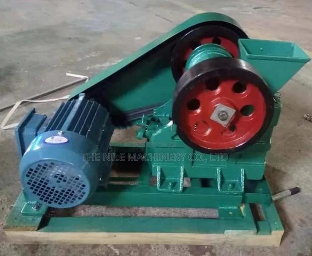 Laboratory and Pilot Plant Primary Jaw Crushers - main view