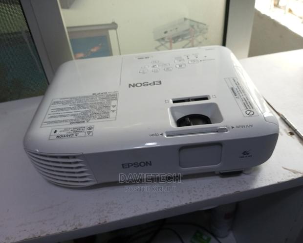 EPSON Eb S05  - thumbnail 3
