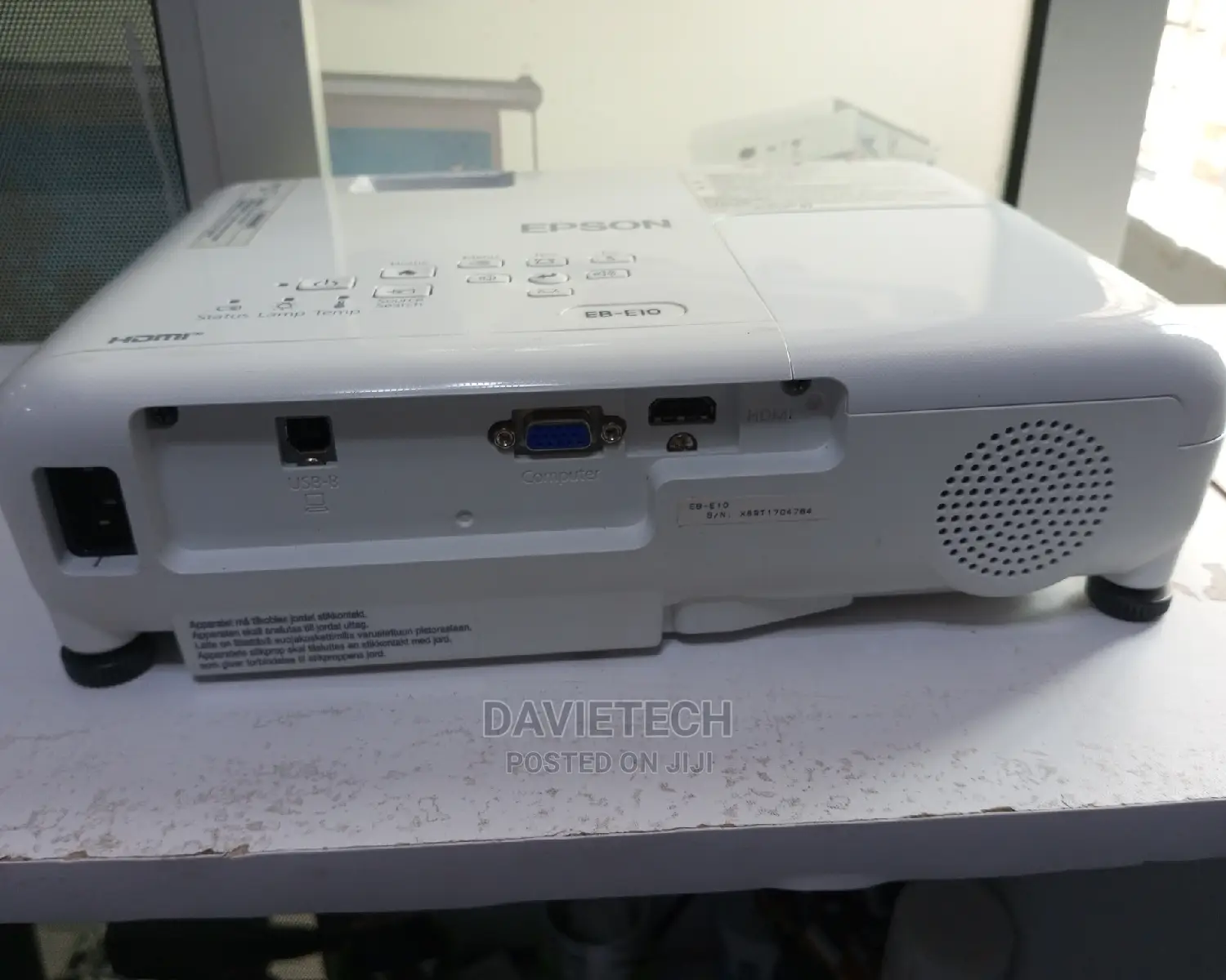 EX UK EPSON Eb E10 Projector for Sale
