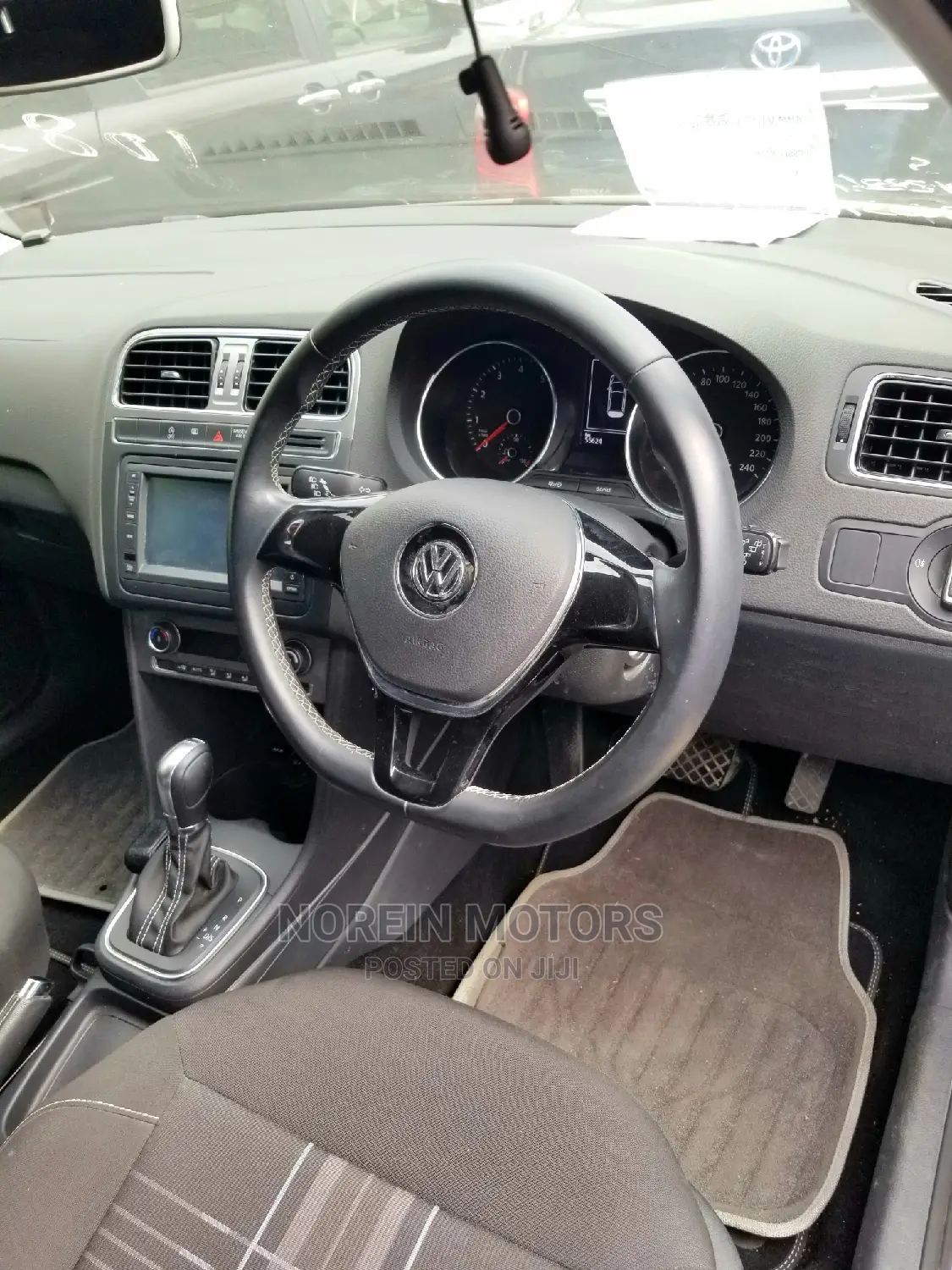 Volkswagen Polo 2015 Black