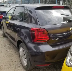 Volkswagen Polo 2015 Black