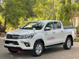 Toyota Hilux 2018 White