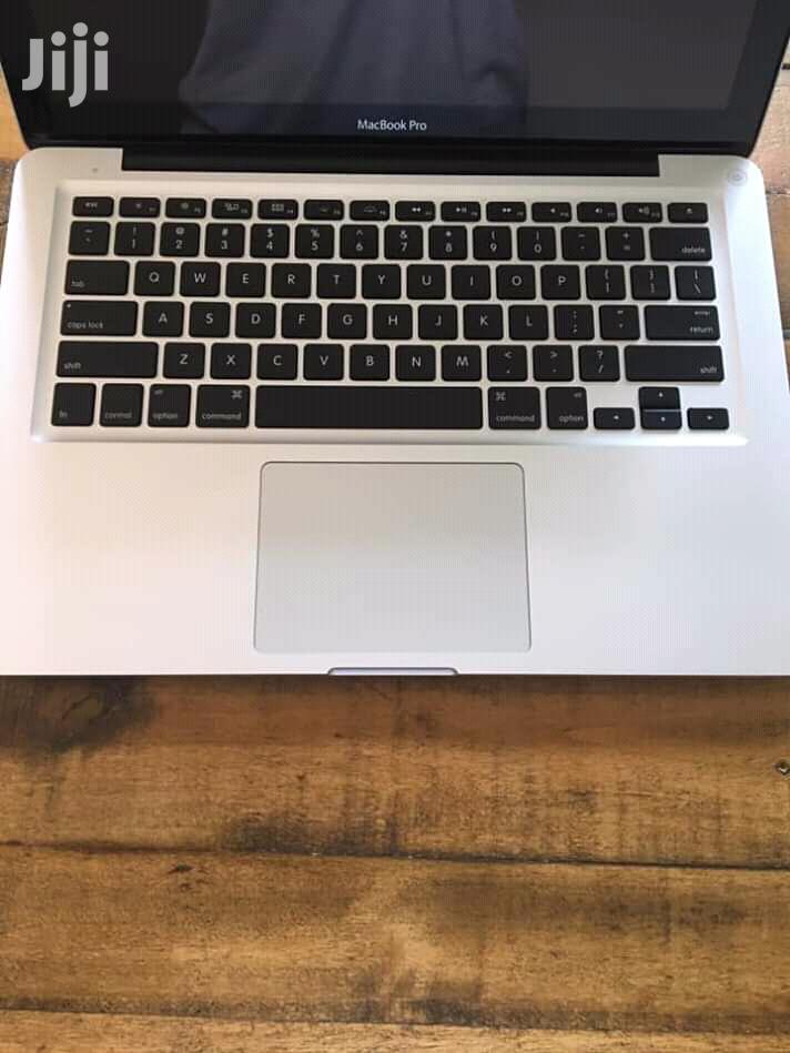 Laptop Apple MacBook Pro 4GB Intel Core i5 HDD 500GB