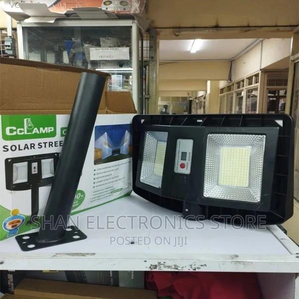 Futuristic 200w Solar Street Light Cclamp - main view