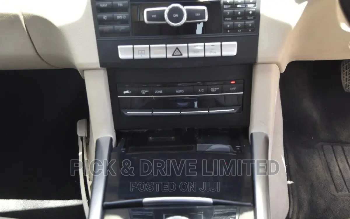 Mercedes-Benz E200 2015 Black