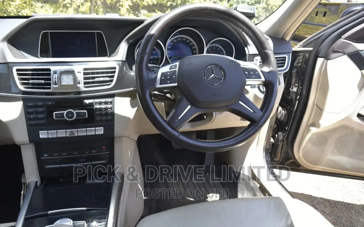 Mercedes-Benz E200 2015 Black