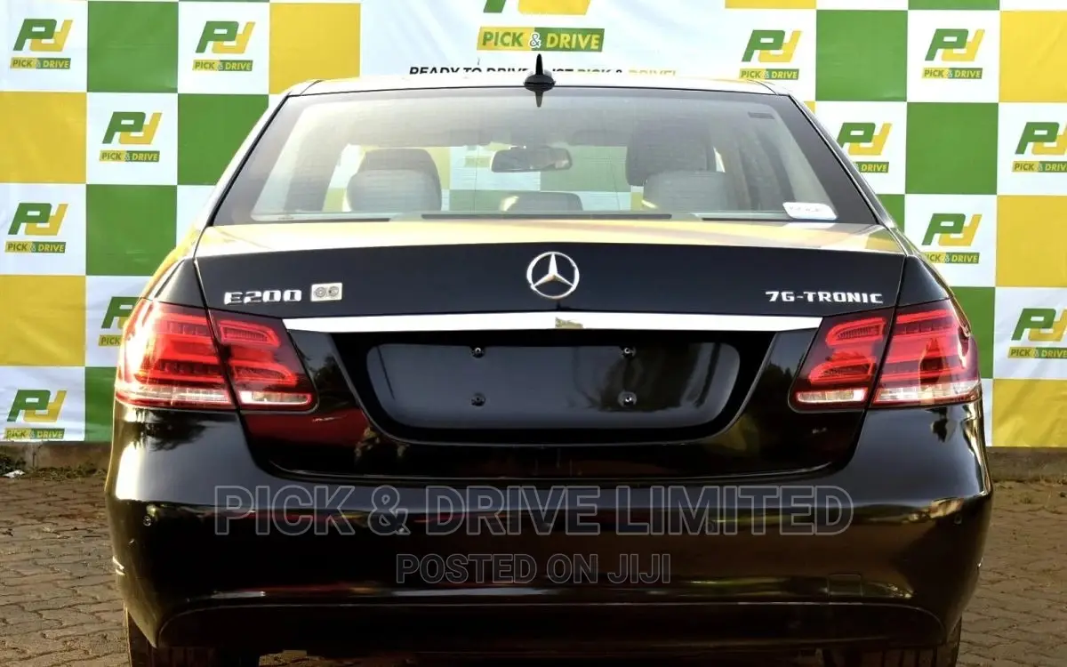 Mercedes-Benz E200 2015 Black