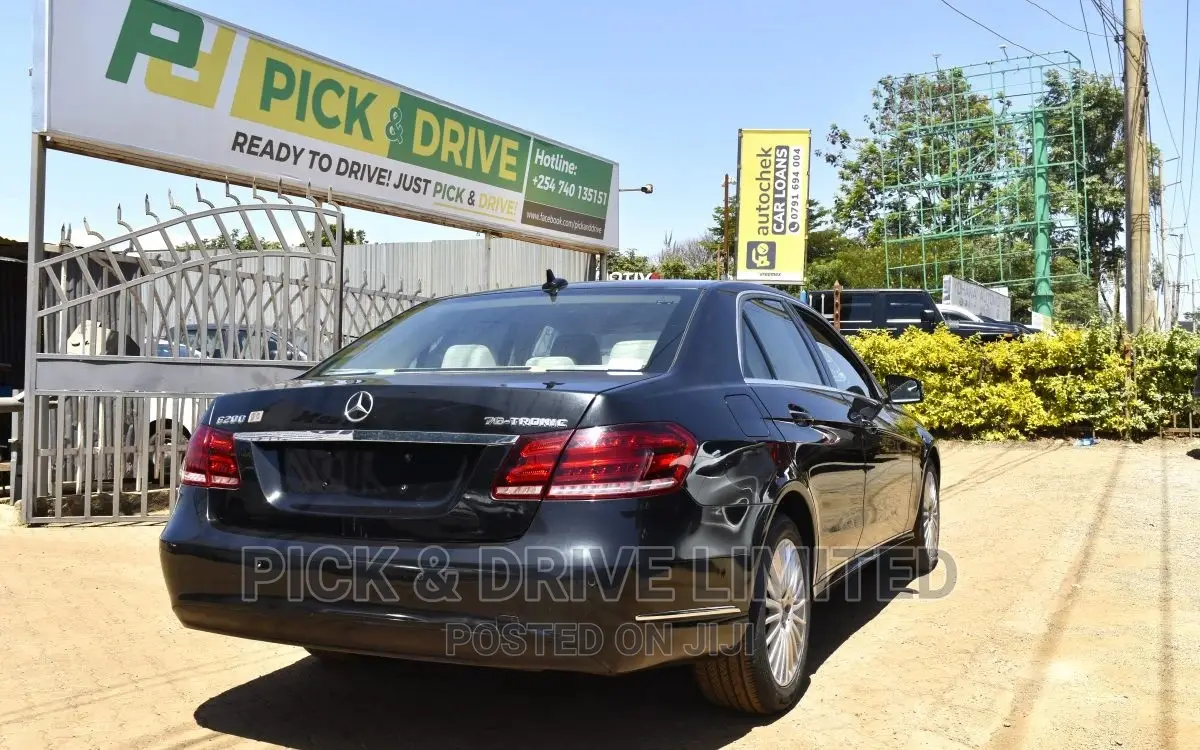 Mercedes-Benz E200 2015 Black
