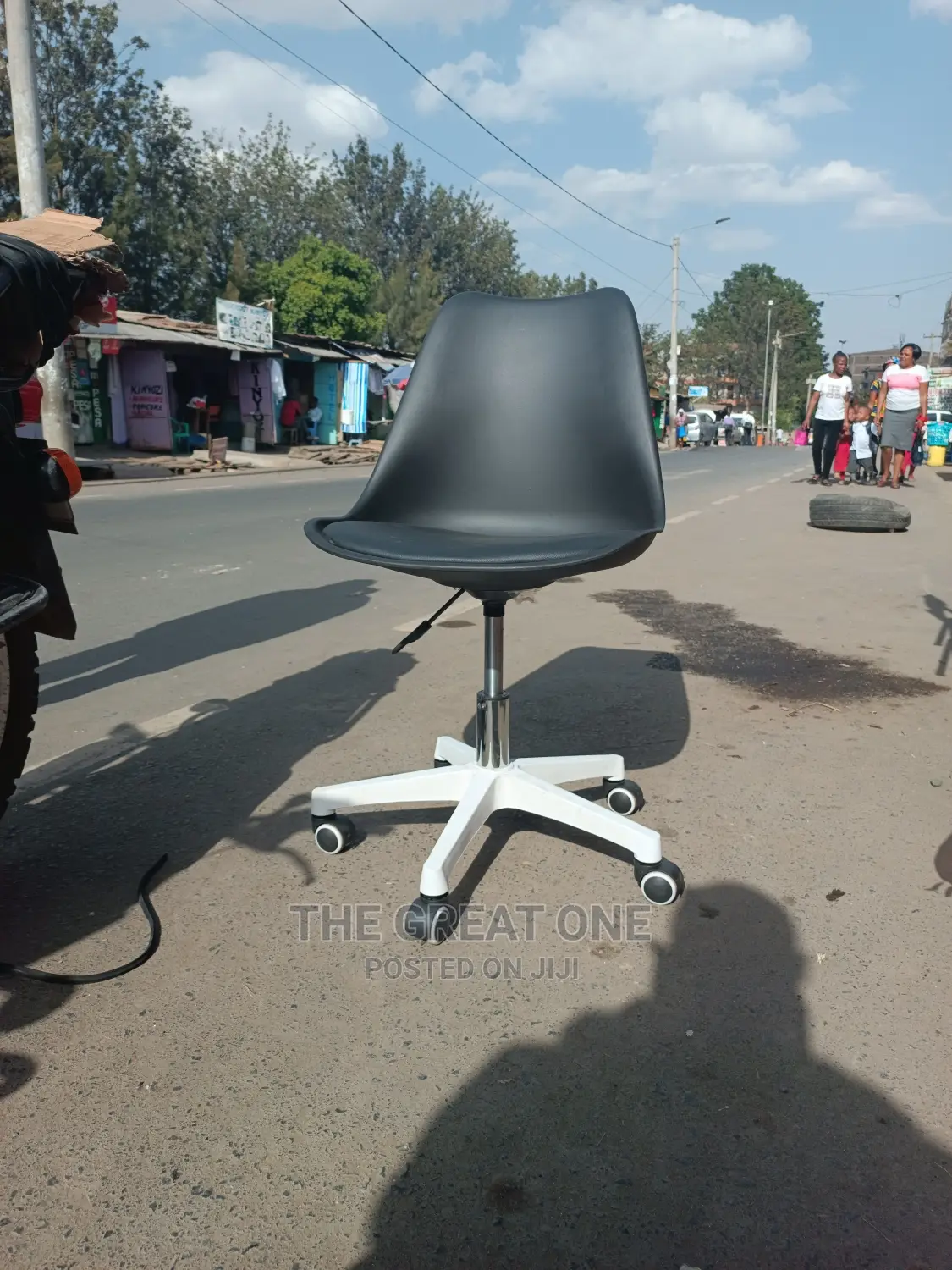 Office Chair: Office Chair