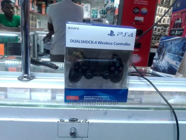 Playstation 4 Pad - main view