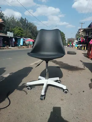 Office Chair: Office Chair
