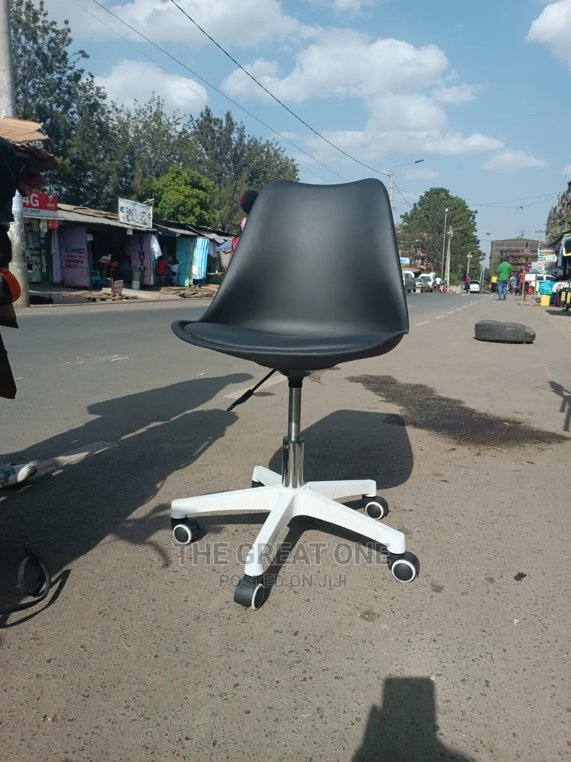 Office Chair: Office Chair