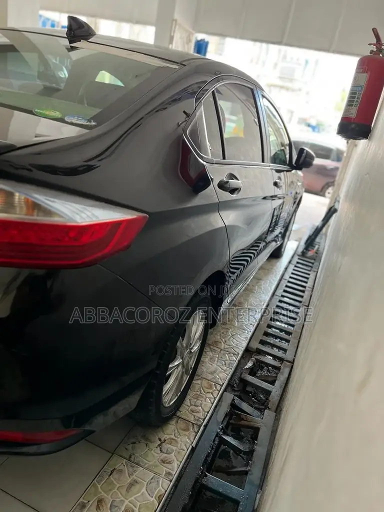 Honda Grace 1.5 Hybrid FWD 2015 Black