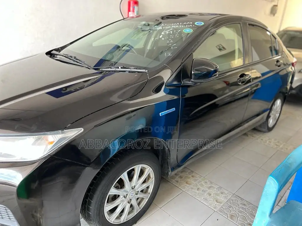 Honda Grace 1.5 Hybrid FWD 2015 Black