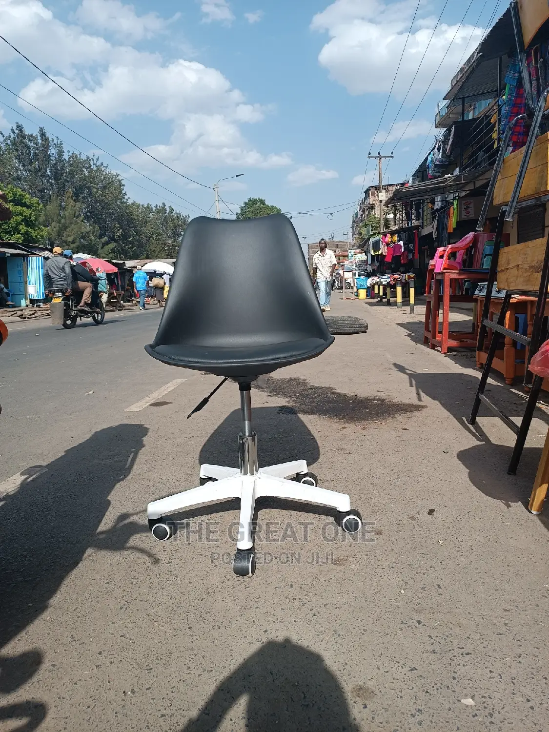 Office Chair: Office Chair
