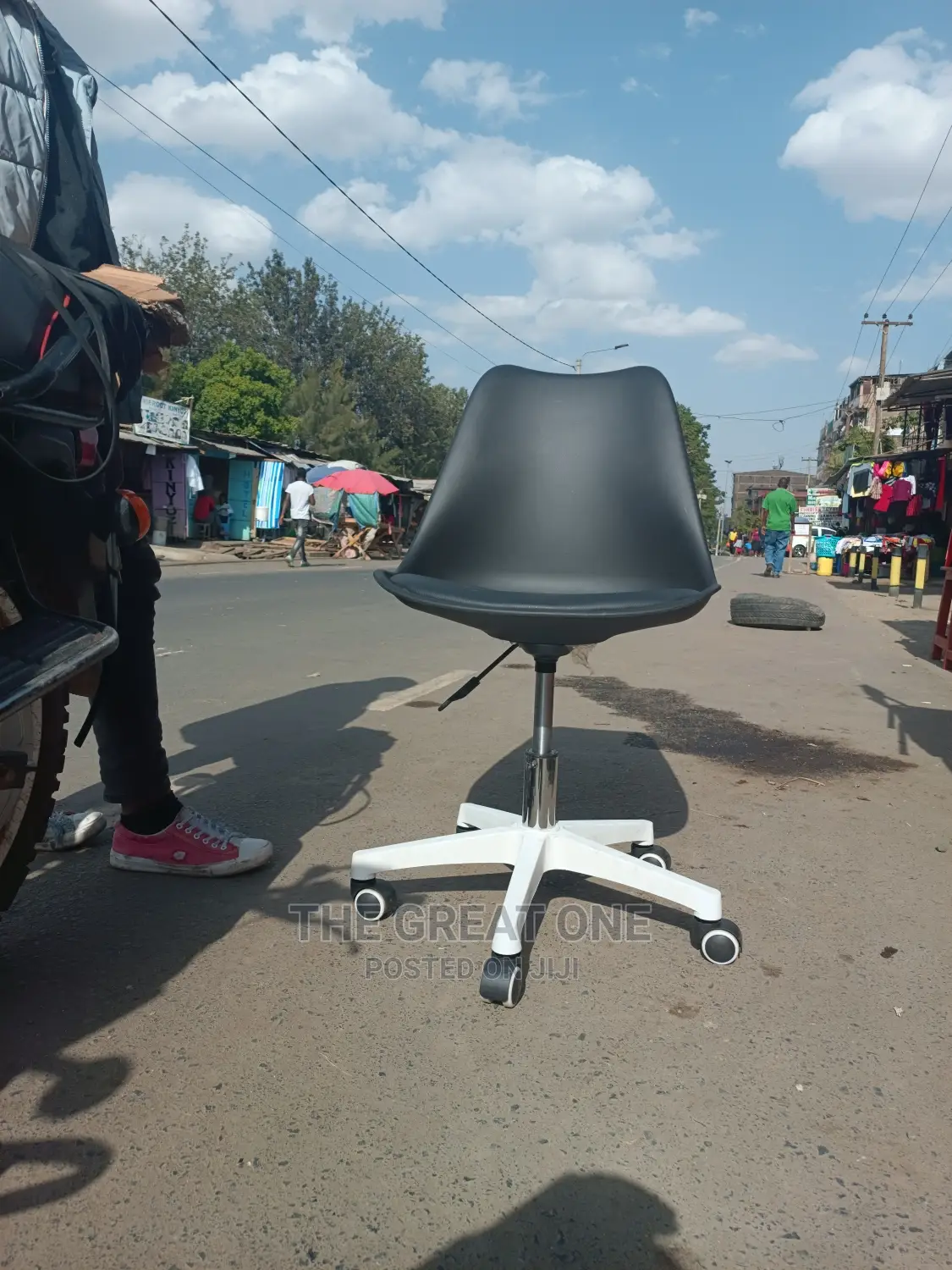 Office Chair: Office Chair