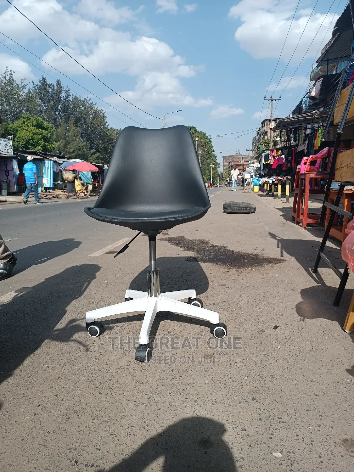 Office Chair: Office Chair