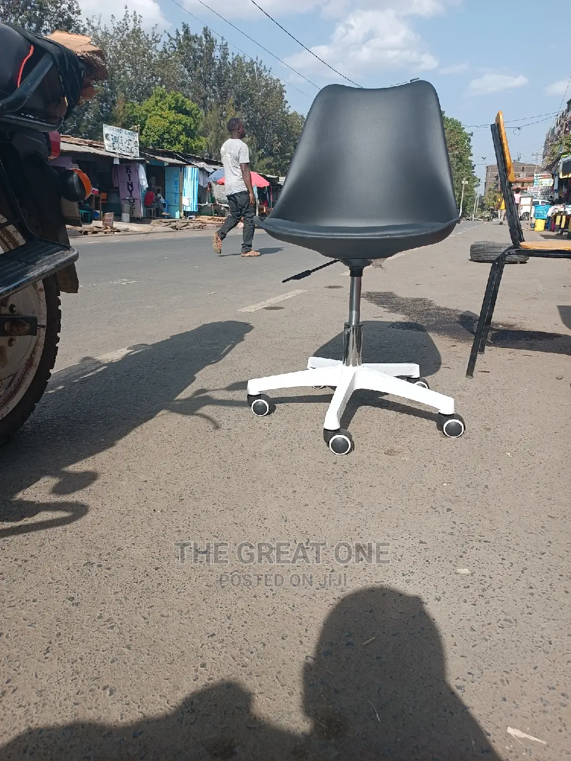 Office Chair: Office Chair
