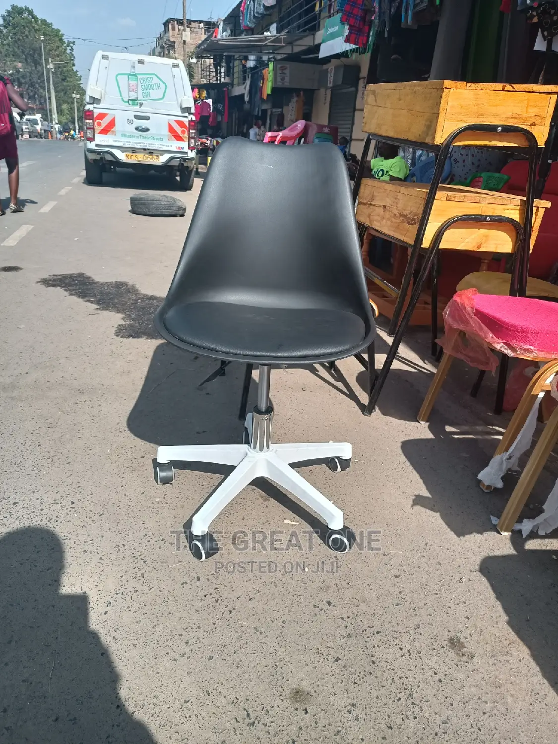 Office Chair: Office Chair