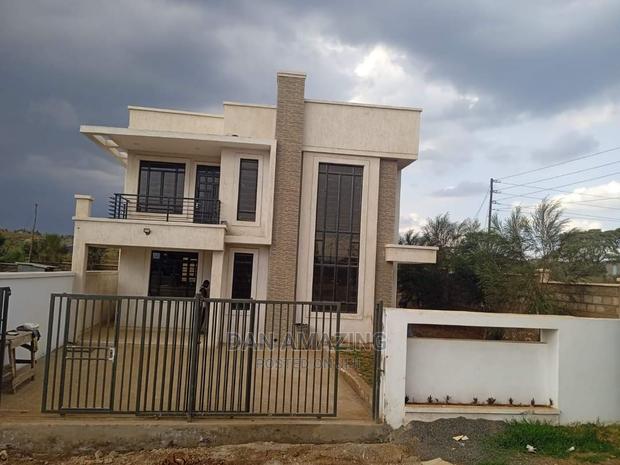 4bdrm Townhouse/Terrace in Kibiku for Sale