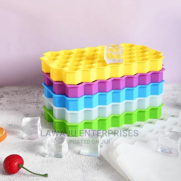 Silicon Ice Cube Maker (37cubes) With Lid - main view