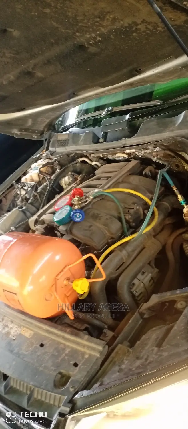 Car Air Conditioner Refilling