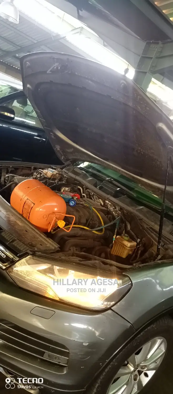 Car Air Conditioner Refilling