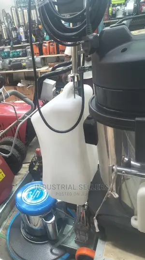 Floor/Carpet Scrubber