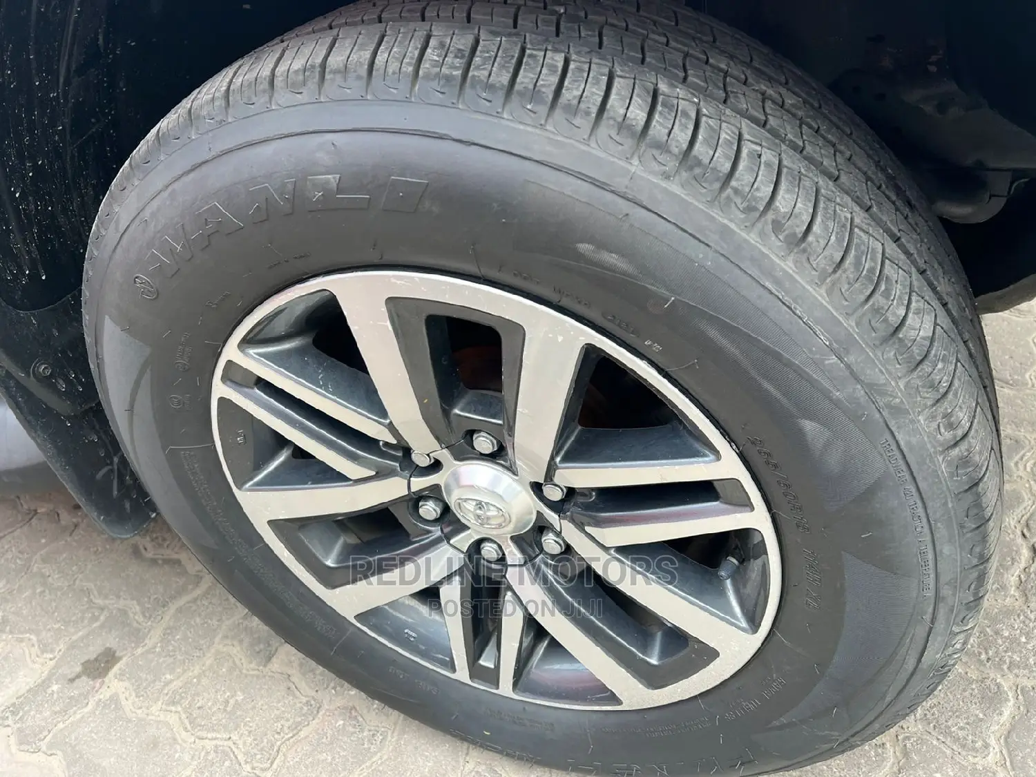 Toyota Hilux 2016 Gray