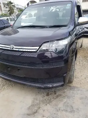 Toyota Spade 2015 Gray