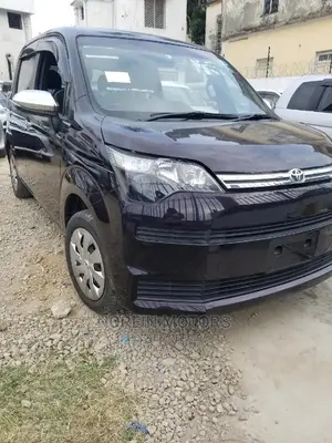 Toyota Spade 2015 Gray