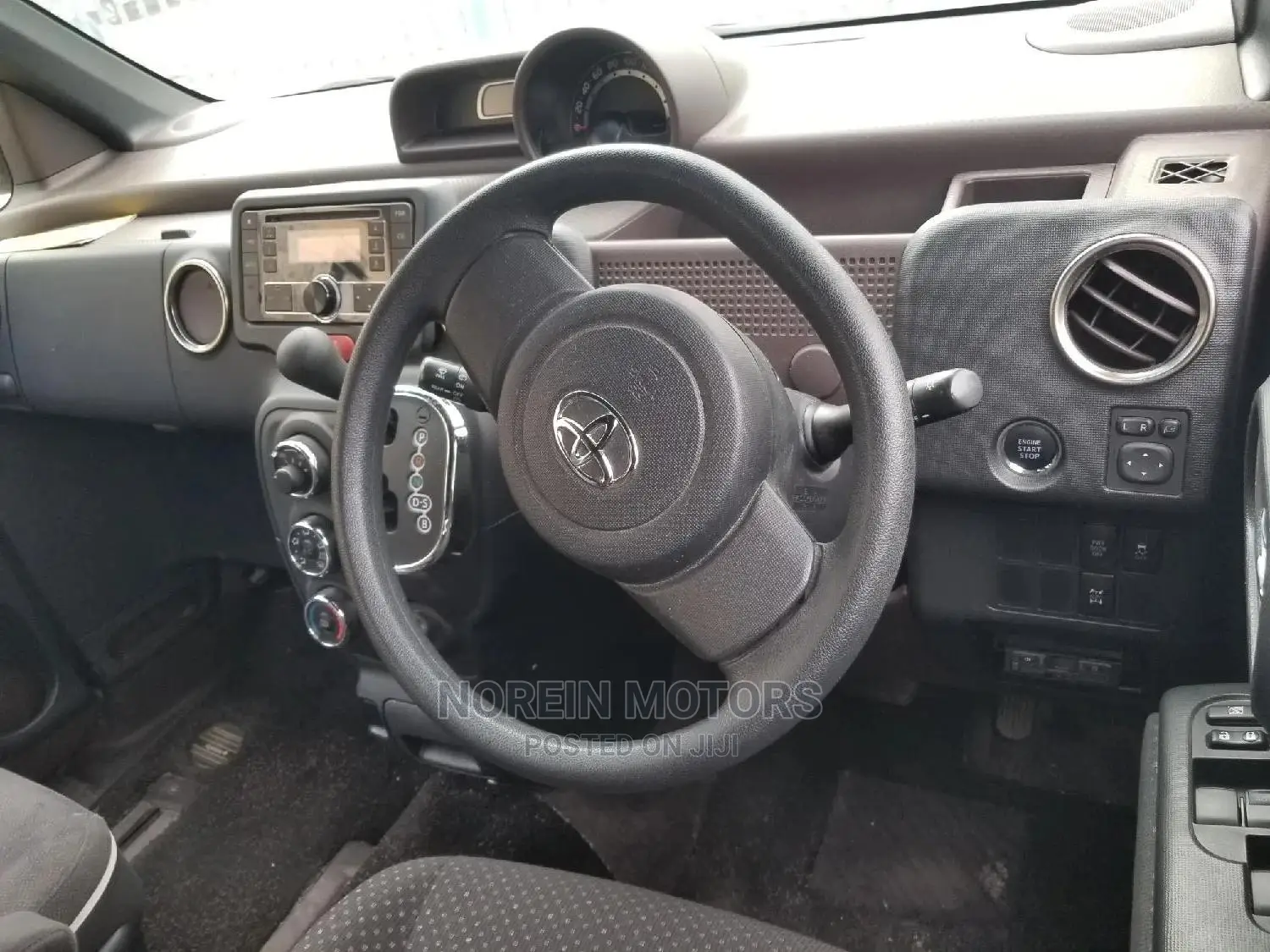 Toyota Spade 2015 Gray