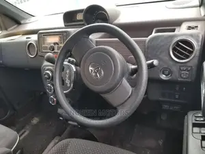 Toyota Spade 2015 Gray