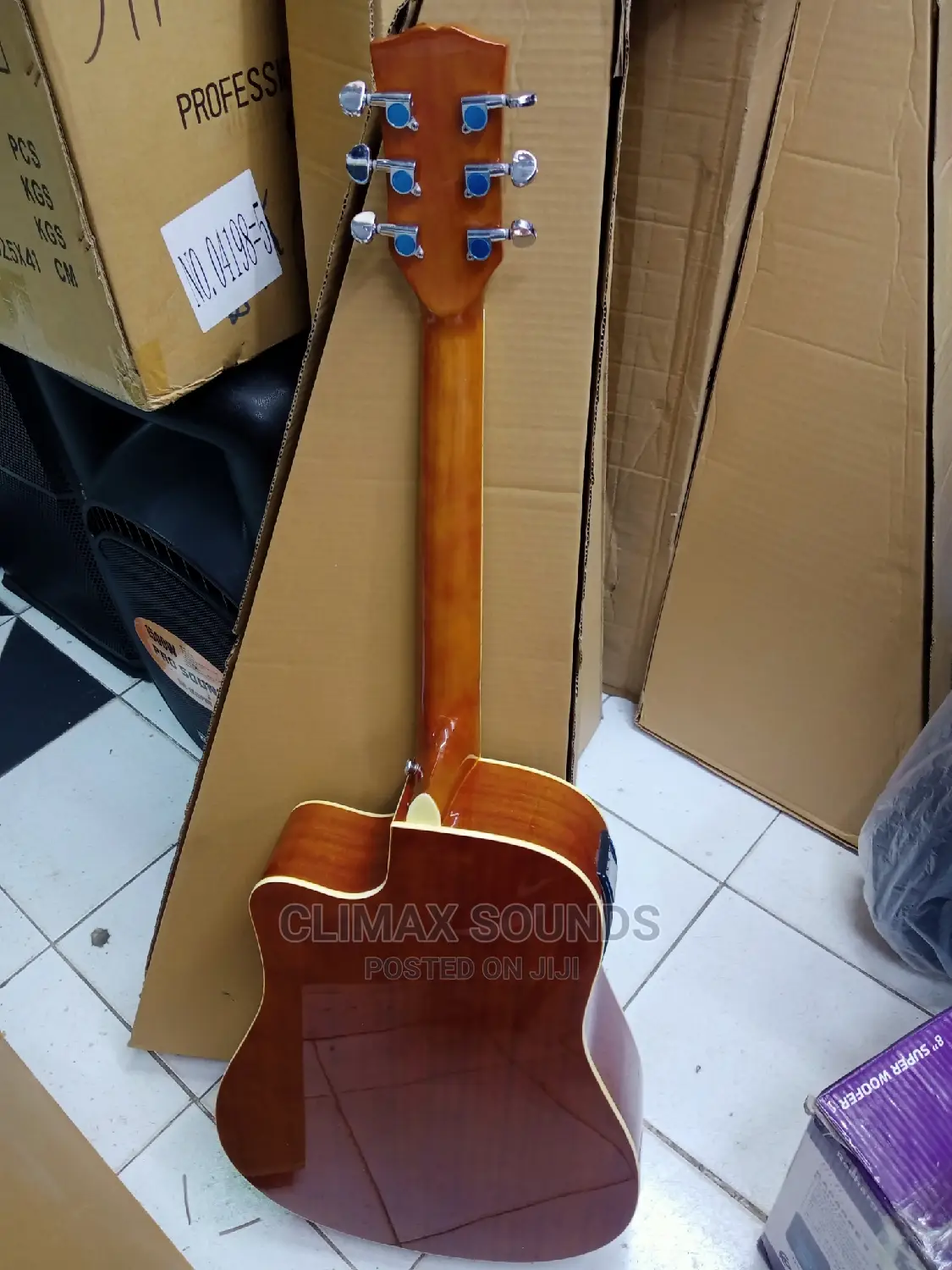 Semi Acoustic Gibsony 41 Inches