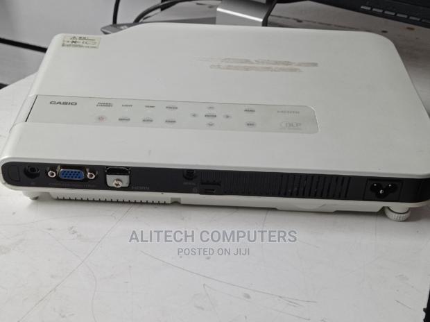 Utrla Slim Casio Projector - thumbnail 4