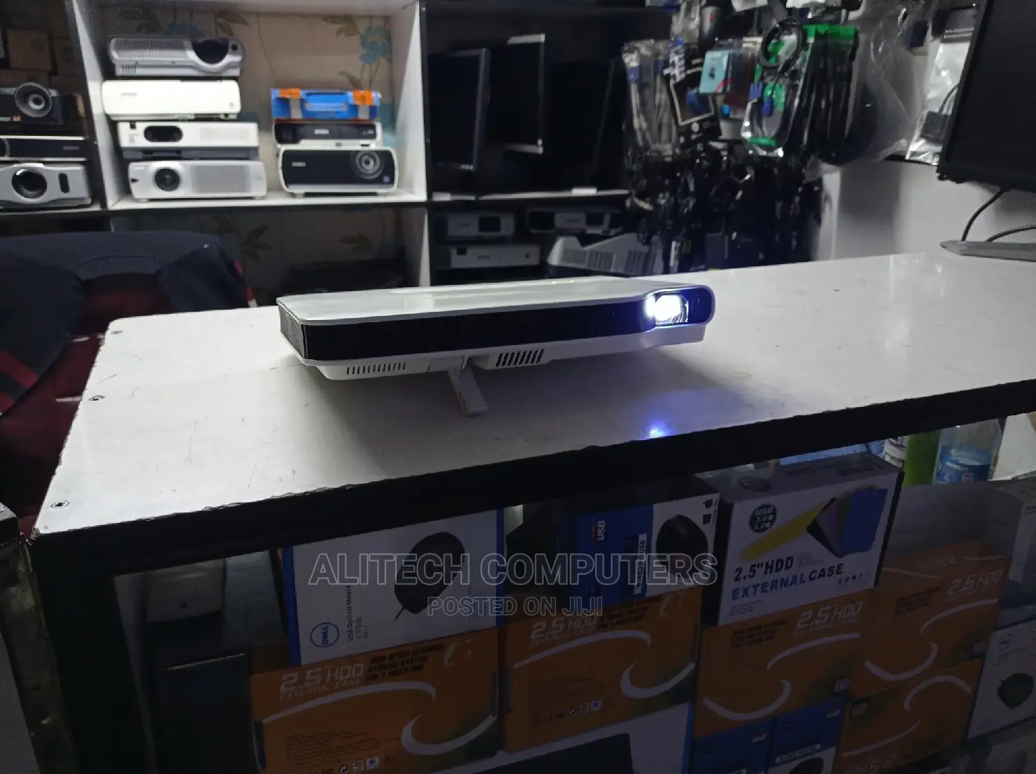 Utrla Slim Casio Projector