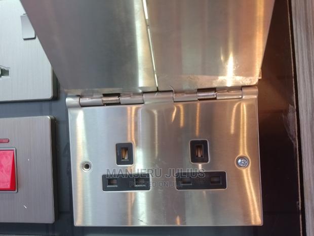 Twin Floor Sockets - thumbnail 2