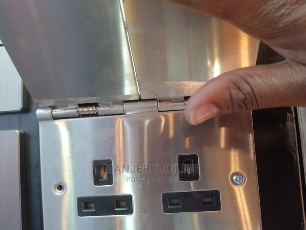 Twin Floor Sockets - thumbnail 3