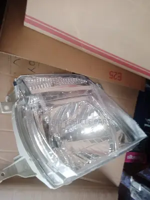 Headlamp Nissan E25 New Model