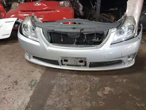 Toyota Crown 2012/2013 Nosecut Royal Saloon