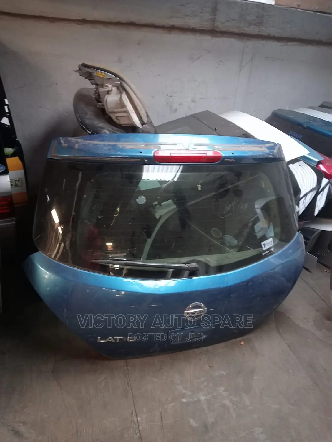 Tiida Boot Hatchback