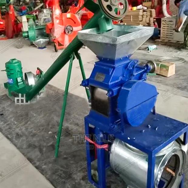 Small Commercial Corn Mill Grinding - main view