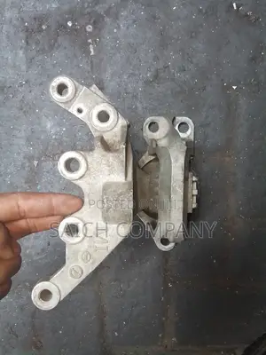 Nissan Extrail New Shape Engine Mount