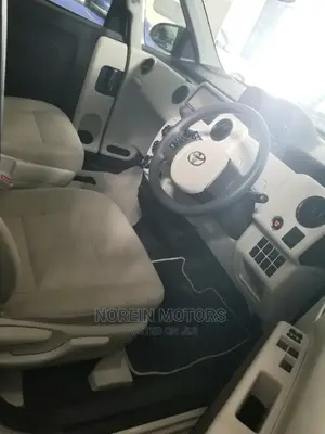 Toyota Porte 2015 Pearl