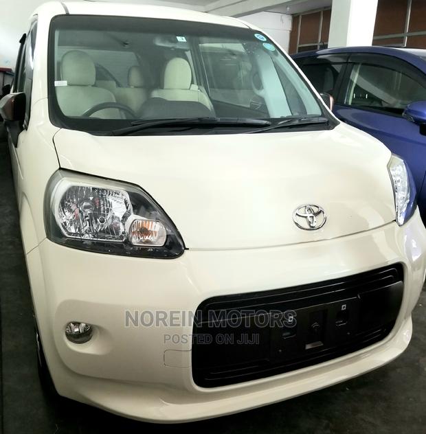Toyota Porte 2015 Pearl