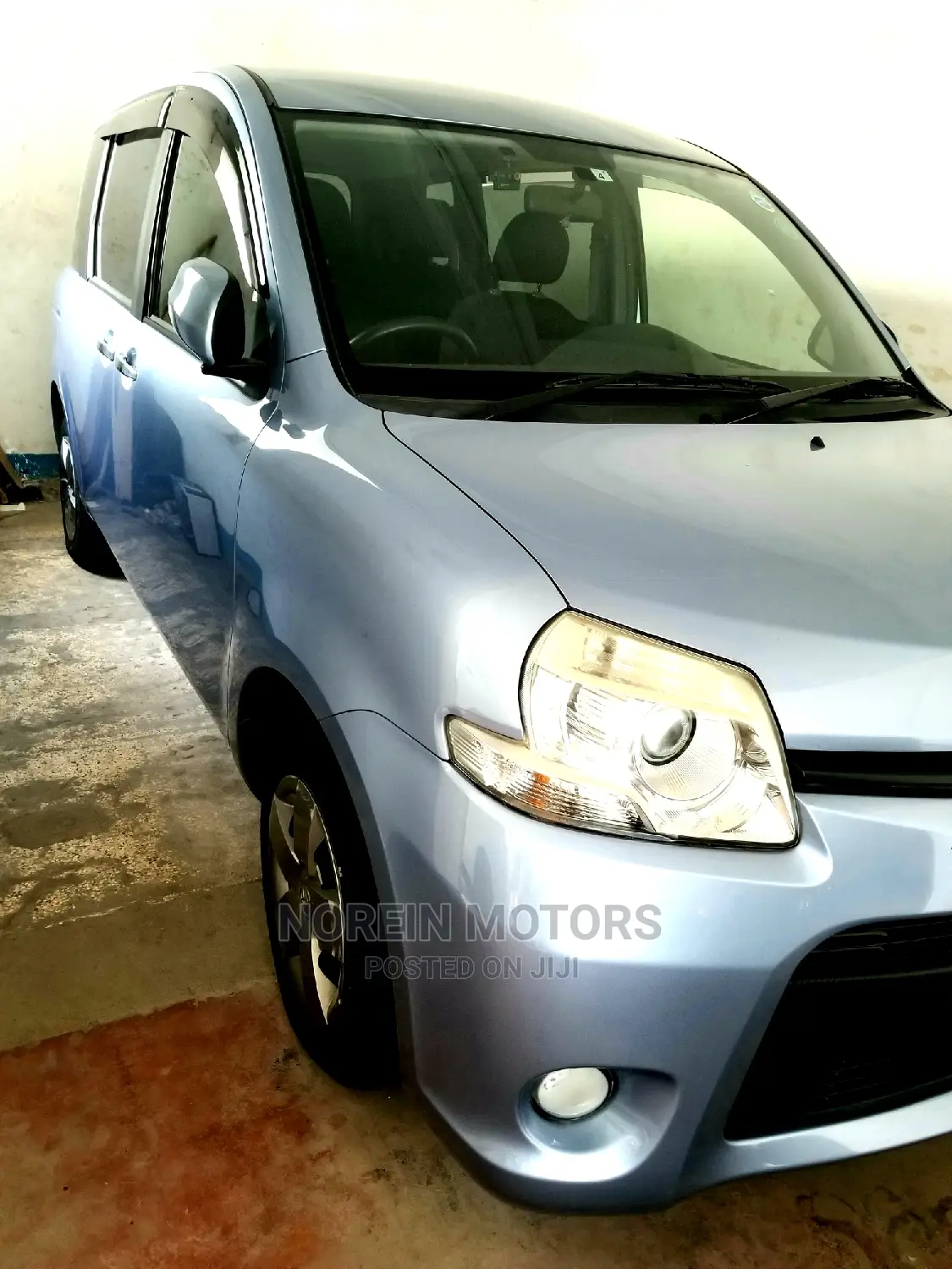 Toyota Sienta 2015 Silver