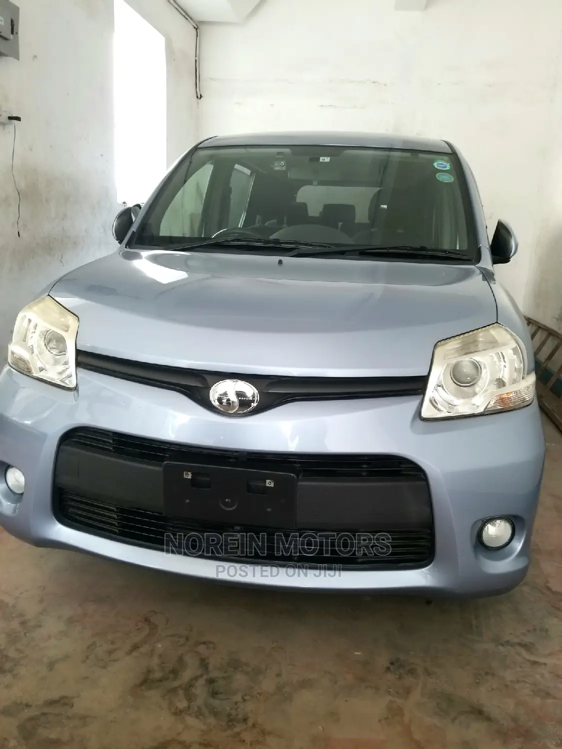 Toyota Sienta 2015 Silver