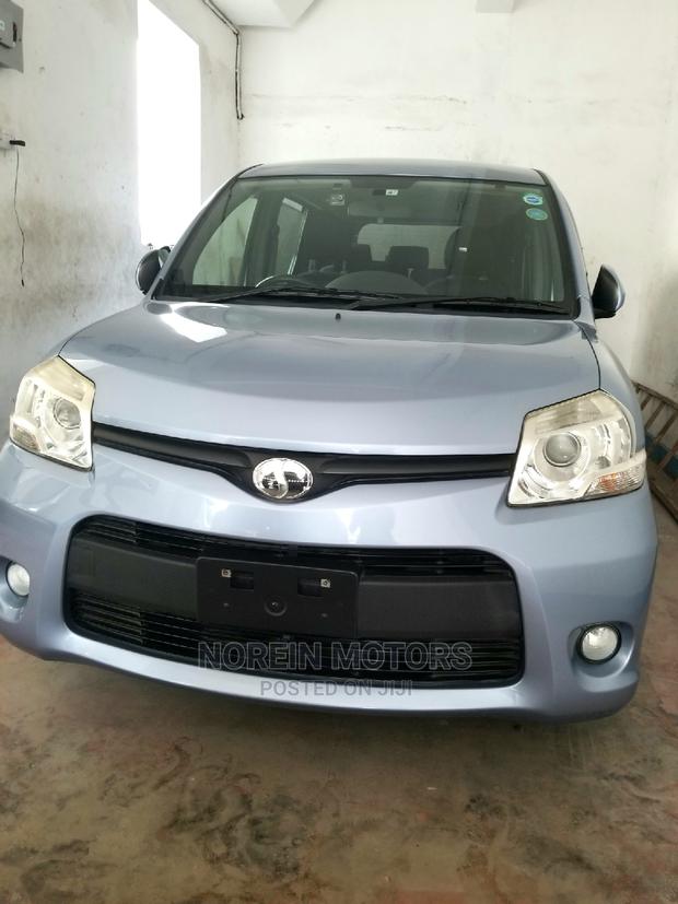 Toyota Sienta 2015 Silver - thumbnail 2